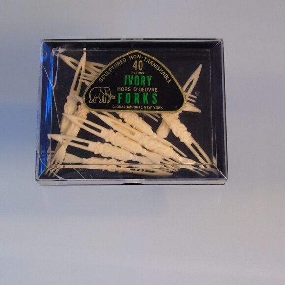 13 Pseudo Ivory Hors D'oeuvre Forks - Picture 1 of 6